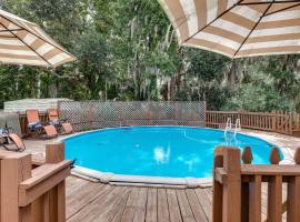 Backyard Pool! Refresh at Rivermist Condo, khách sạn ở Savannah