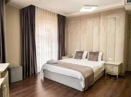Parliament Hotel & Restaurant