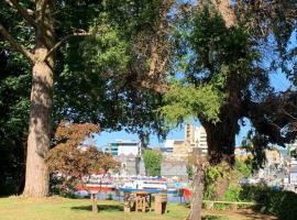 Hospedaje en borde río, B&B in Valdivia
