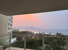 Oceanfront Condo in Ixtapa, Zihuatanejo, hotel in Ixtapa