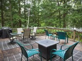 Belgrade Lake house with Dock