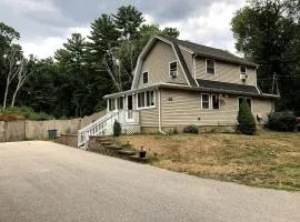 Nothing Fancy Older Pet Friendly Home near I 95