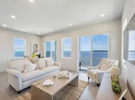 Chic Ocean Hideaway with Grill