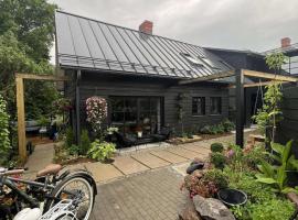Black House P&auml;rnu, casa de campo em P&auml;rnu
