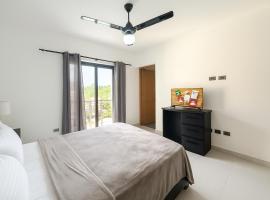 Modern Penthouse with Private Rooftop, Free Parking & WiFi