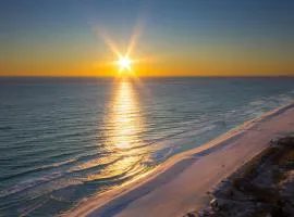 Gorgeous 1-Bed 2-Bath condo with Gulf View! Pools On-Site! Walk To The Beach!