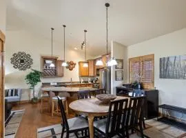 Bear Hollow, 7 Min Drive to Base of Canyons, Full Kitchen, Restaurants Nearby