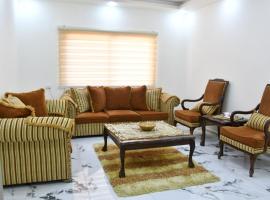 Furnished Apartment شقة مفروشة, hotel mesra haiwan peliharaan di Irbid