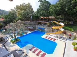 Binniguenda Huatulco & Beach Club