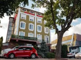 Maxim Pasha Hotel