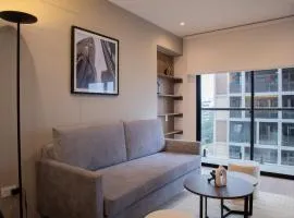 Majestic 1BR with Balcony in Miraflores