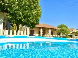 Casa Raiz Guest House & Retiro