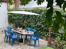 Lovely house with garden Paris Flea Market, ξενοδοχείο σε Saint-Ouen
