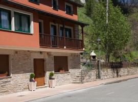 Hostal El Recanto, guest house in Vega de Valcarce