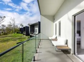 Modern 2 Bed Apartment - 6 Min walk to beach