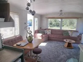 ML23 8 BERTH CARAVAN GOLDEN PALM CHAPEL ST LEONARDS