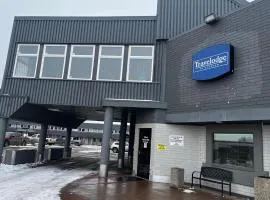 Travelodge by Wyndham Grande Prairie