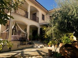 Olive Tree House, δωμάτιο σε οικογενειακή κατοικία στην Ανώγυρα