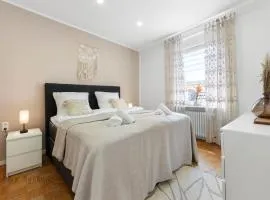 Stay COZY - TOP LAGE - Kingsize Betten - Parkplatz - Balkon - Netflix