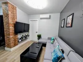 Newly Renovated Charming Apt! 30 Mins to Manhattan