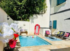 Villa Montplaisir, maison avec piscine privée à 800m du centre historique, hotel v Avignonu