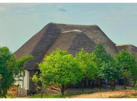 Ishwa Game Lodge, chata v destinaci Rubirizi