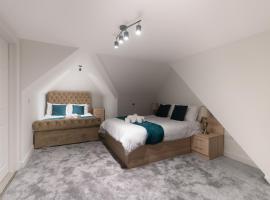 D'Luxe 5 beds En-suite Home in London, hotel di Isleworth