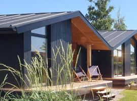 Werder Chalet -- COZYKOJE -- Ostsee Strand 150m I Sauna I eKamin I Tiny House mit Meerblick I 2 Pers und Kind I by "Meyers am Meer", mini casa em Boiensdorf
