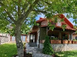 Ev - Taş Ev - Bahçeli Villa - 8 Kişilik - Bursa