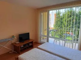 2-комнатные апартаменты у моря 10 бассейнов Crown Fort Noks