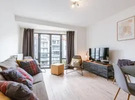 Huswell - Bright & Stylish Apartment with Balcony