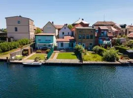 Ferienwohnung Seehus - Modernes Ferienhaus mit Sauna, Seezugang und Bootsanlegeplatz