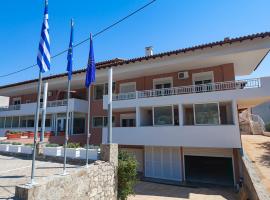 Fenix Apartments, gistir&yacute;mi me&eth; eldunara&eth;st&ouml;&eth;u &iacute; Mola Kalyva