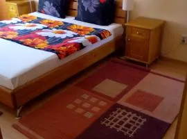 Stay with Me bed and breakfast, parking, pets welcom