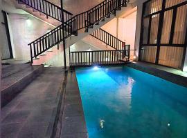 Serenity Nirvana Palace - Jimbaran Hostel, ξενοδοχείο διαμερισμάτων στο Jimbaran