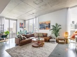 2BR Centro Condo - Gym Pool & City Views