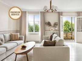 Historic apartment near the city by the water