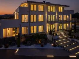 Vanity Tail Luxury Apartments