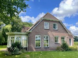 Enjoy the space and countryside at Het Hofhuys, villa in Oosterwolde