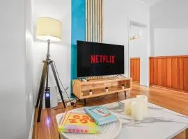 2 Bedroom House Darling Harbour Good for 6 Guests