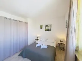 Otentic Flamant 4 pers - 1 chambre - parking - CapitalChic Services Fréjus Plage