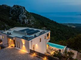 Villa Sarah，位于Bast的酒店