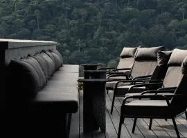 Silverback Lodge