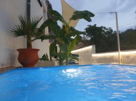 Coves Del Xuquer, vie&scaron;butis su sūkurinėmis voniomis mieste Jorquera