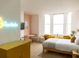 The Beach House - Pool & Spa