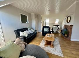Luxury Oceanside Getaway, villa in Lahinch