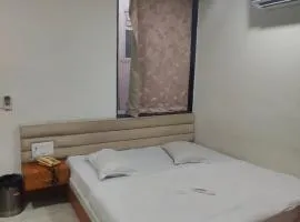 Hotel Paras