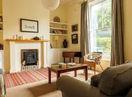 GuestReady - Charming Portobello house
