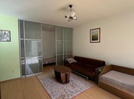 Cozy apartment near Santariskes – hotel w Wilnie