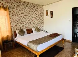 Kedarkantha resort